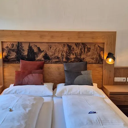 Hotel Dahoam By Miha 3*