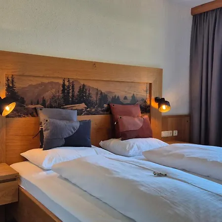 Hotel Dahoam By Miha 3*