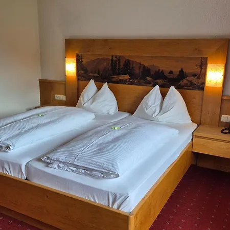 Hotel Dahoam By Miha 3*