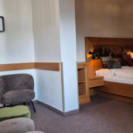 Hotel Dahoam By Miha 3*