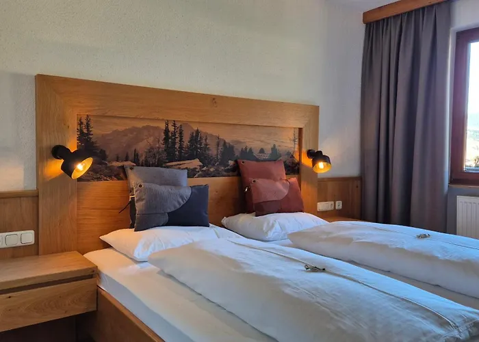 Hotel Dahoam By Miha 3*